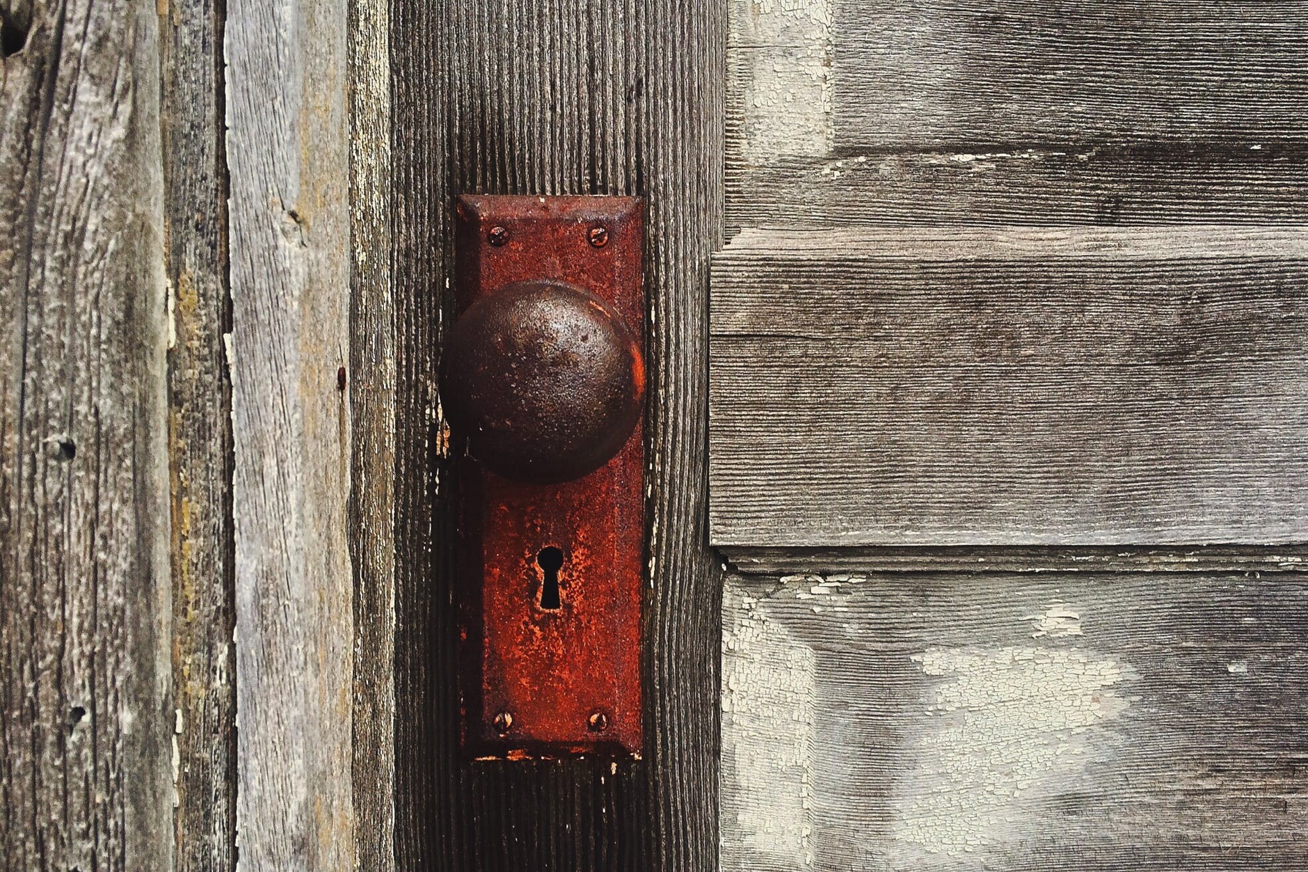 Wooden door and handle