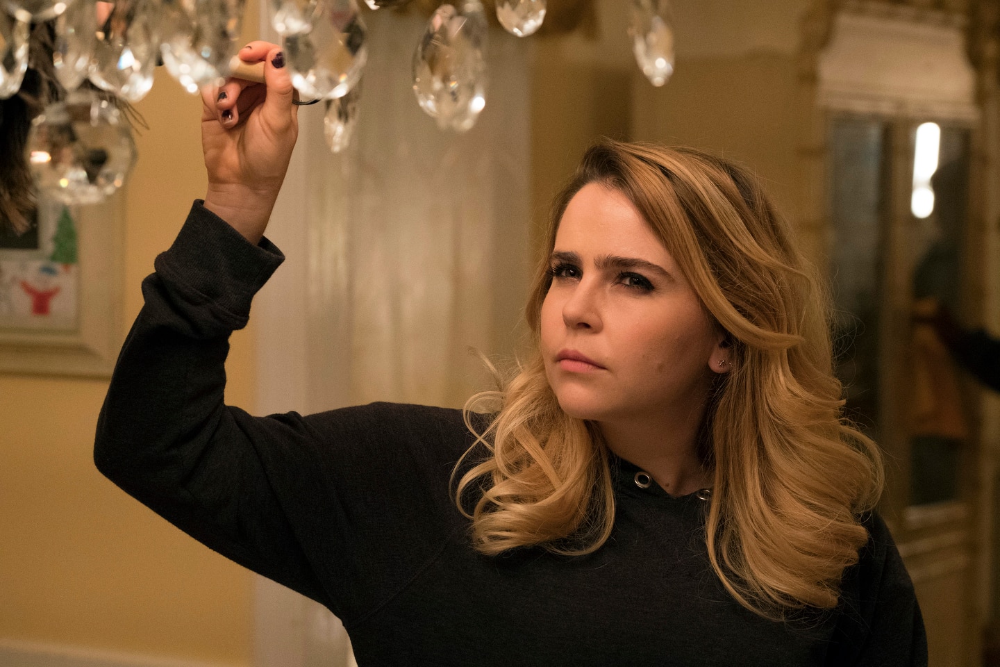 Mae Whitman, Annie Marks, in Good Girls season 1.
