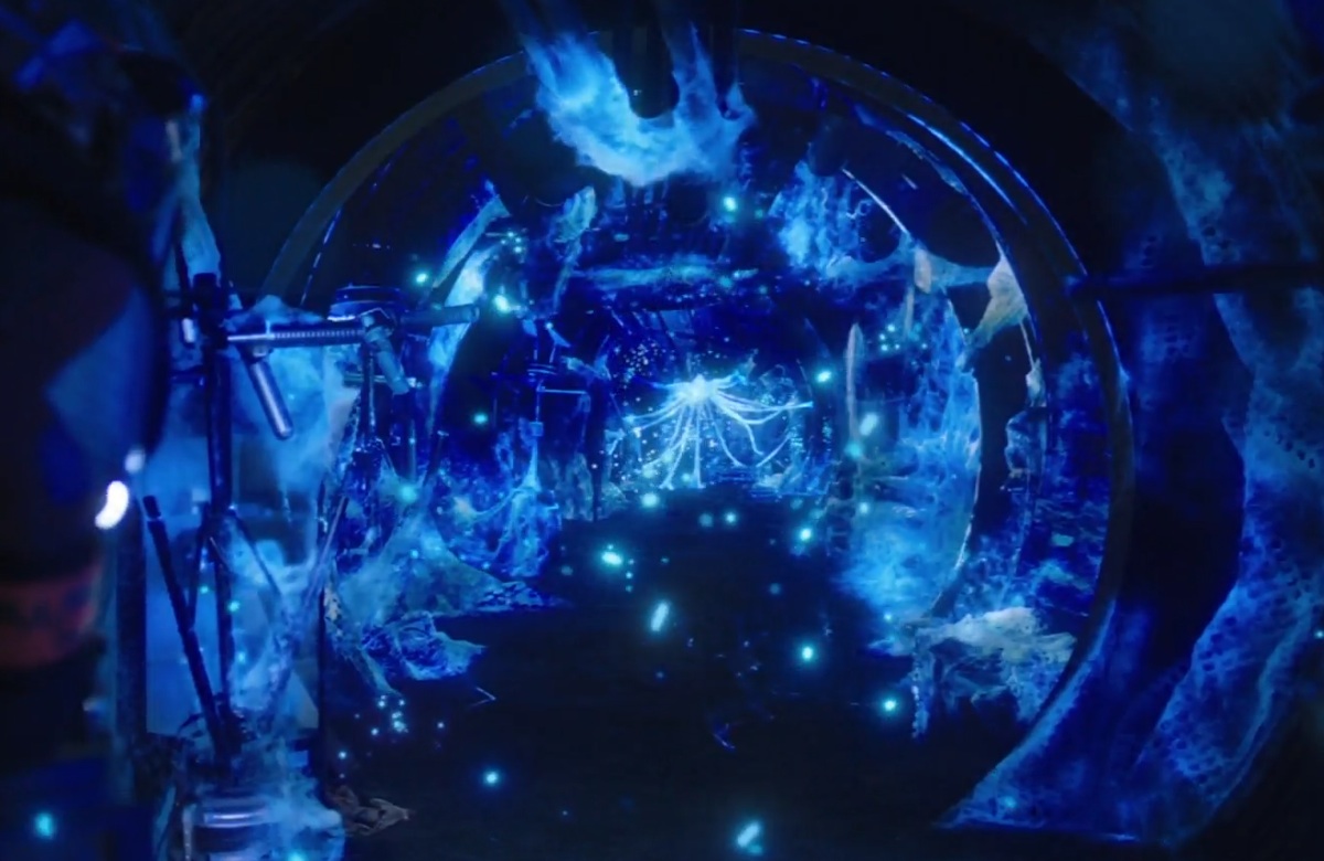 The deadly, glowing blue protomolecule