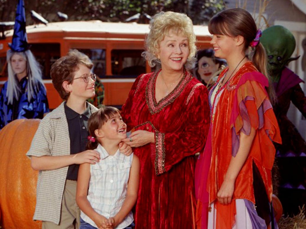 Aggie shows Marnie and her siblings around Halloweentown. 