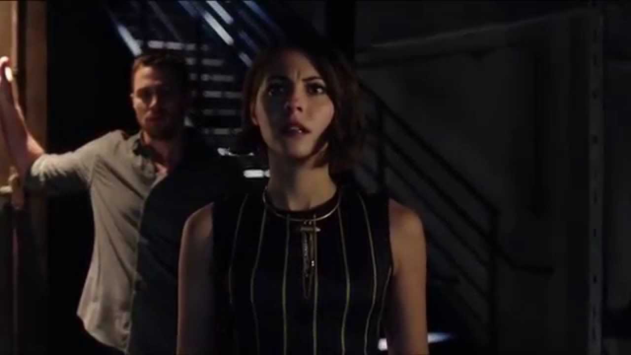 Thea, feeling wronged, leaving Starling City.