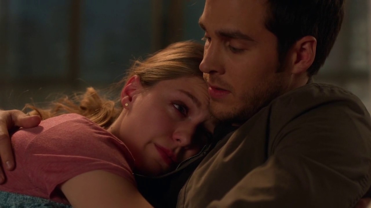 Mon El comforts a crying Kara (Supergirl) after she lost her job. 