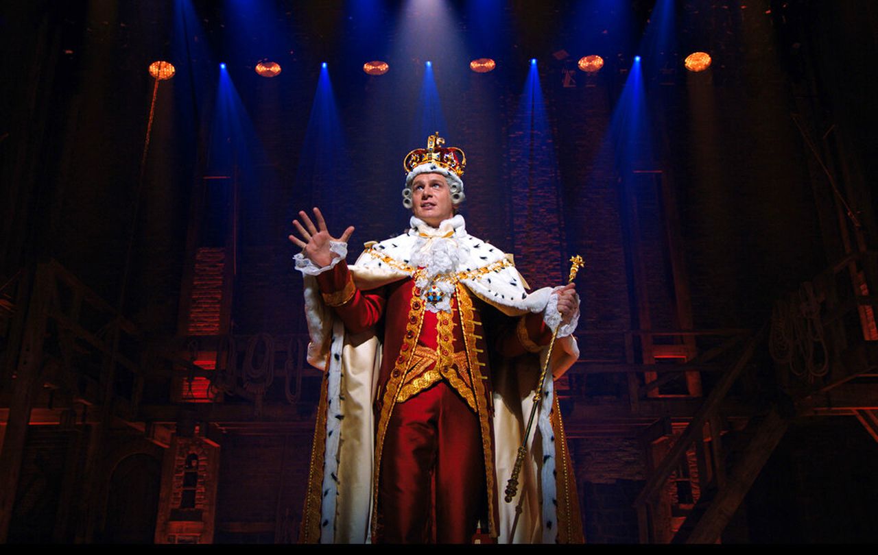 King George, played by Jonathan Groff, in all his kingly glory.