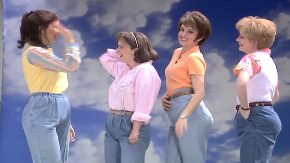 Tina Fey, Amy Poehler, Rachel Dratch, and Maya Rudolph all flaunt their SNL-brand mom jeans. 
