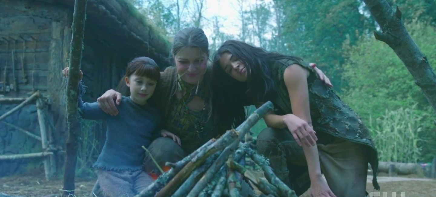 Octavia makes a life with former enemy Diyoza and Hope while trapped on Skyring, Season 7 Episode 2, The Garden.