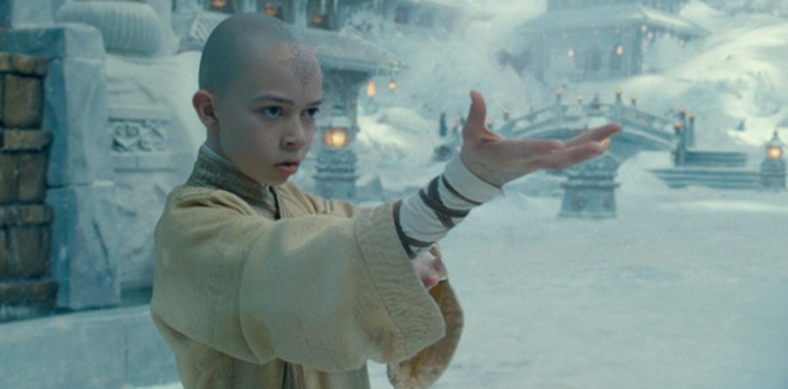 Aang attempts to waterbend while visiting the Northern Water Tribe.