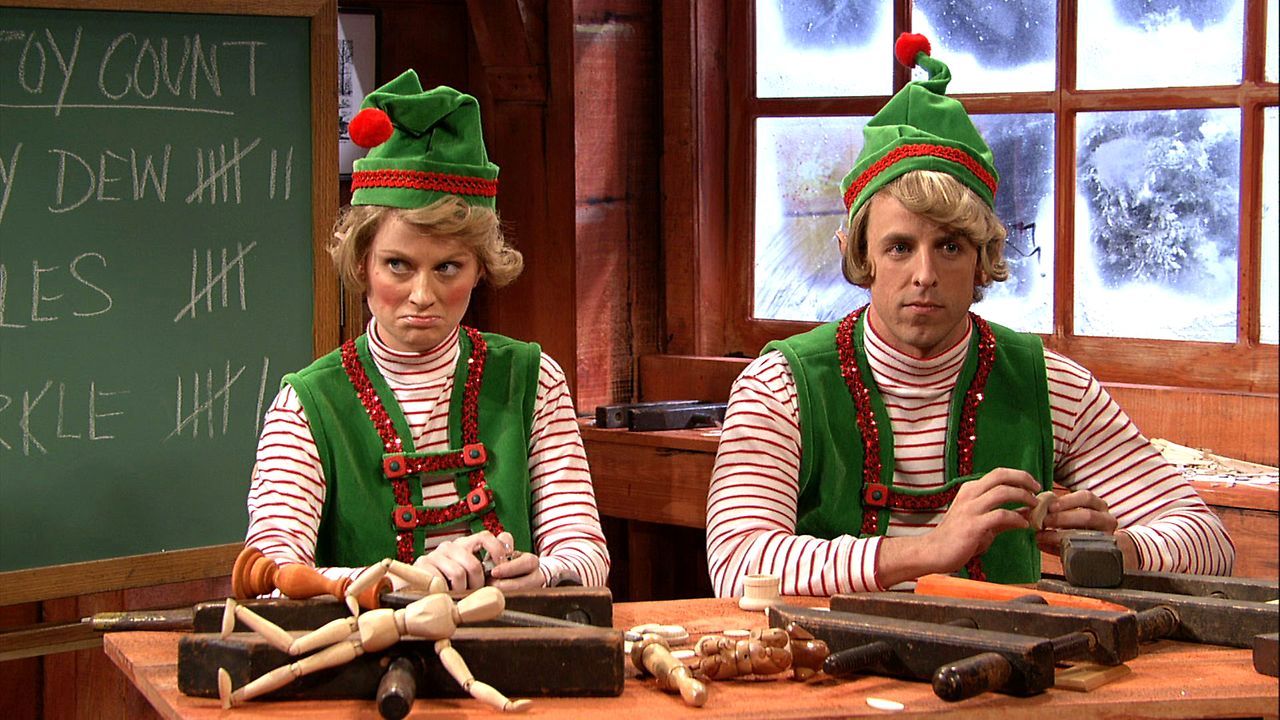 Amy Poehler and SNL co-star Seth Meyers in a holiday elf skit