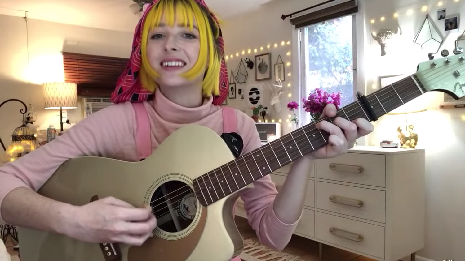 Tessa Violet's virtual livestreams on YouTube make something to look forward to.