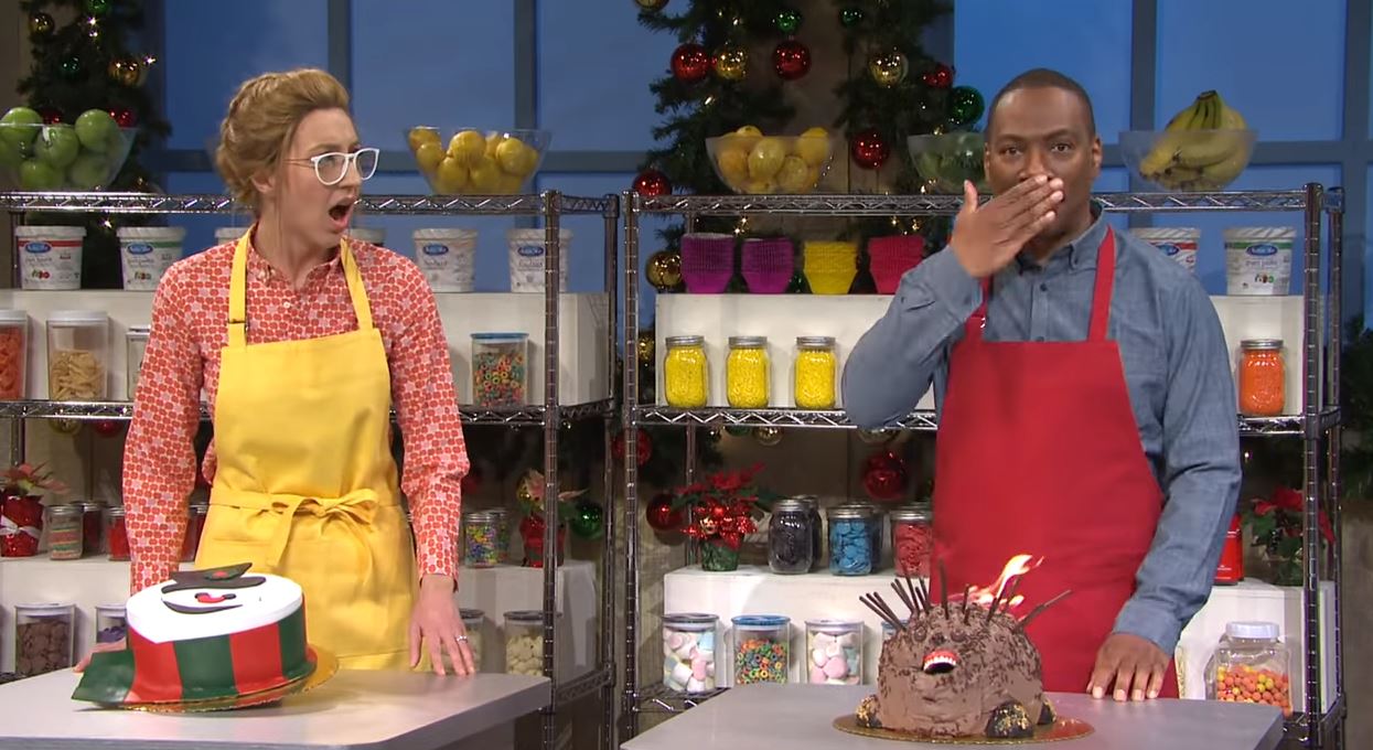 Eddie Murphy stars in a holiday baking show challenge on SNL. 