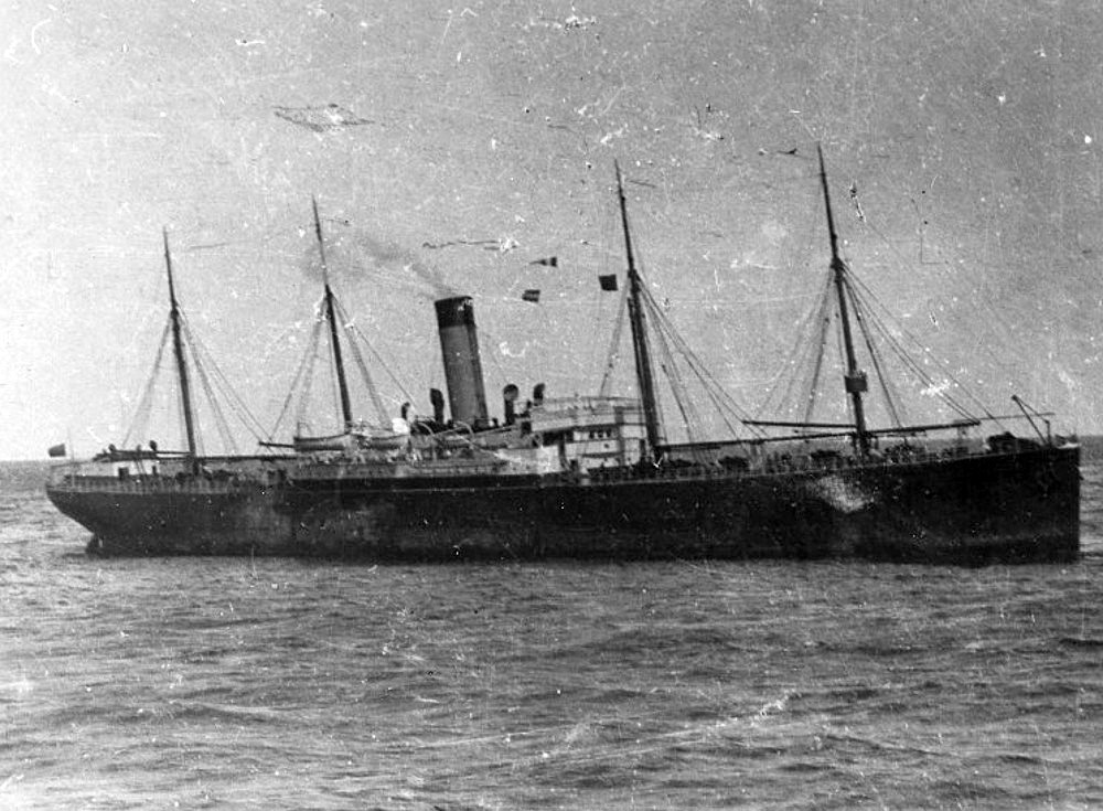 A black and white image of the SS Californian sailing in the ocean.