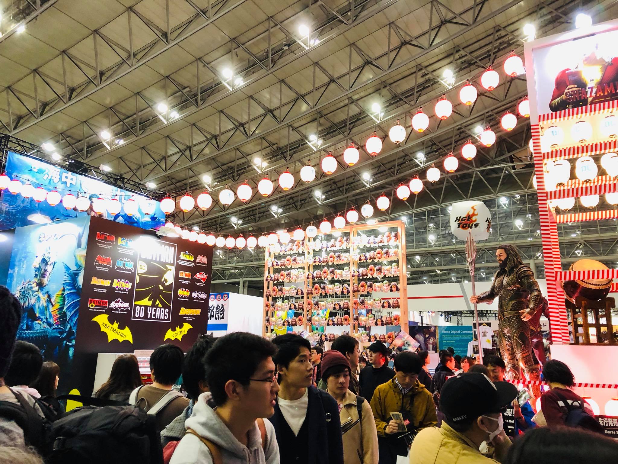 Japanese fans of western comics such as Marvel and DC gather at Tokyo Comic Con.