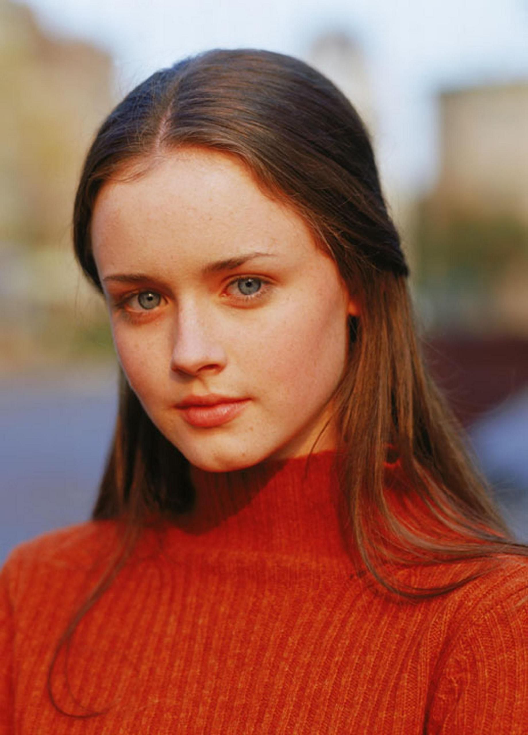 Rory Gilmore in a promotional shot from Gilmore Girls, 2000-2007 (The WB).