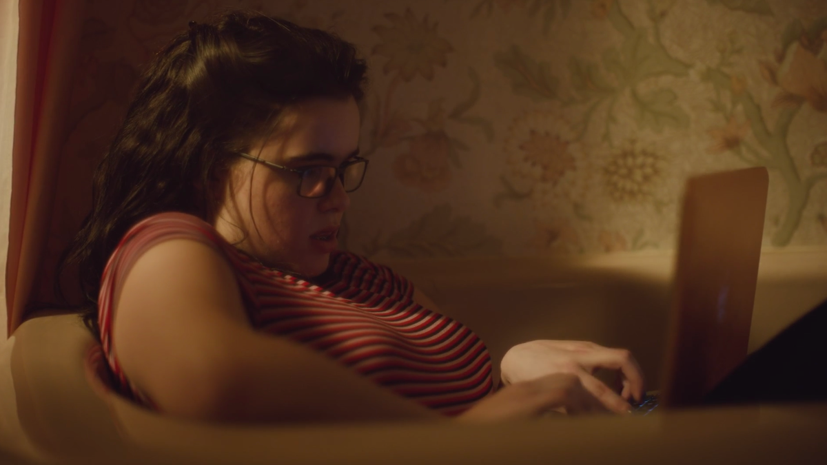 Kat Hernandez writing fanfiction in her bathtub in Euphoria (2019-present). 