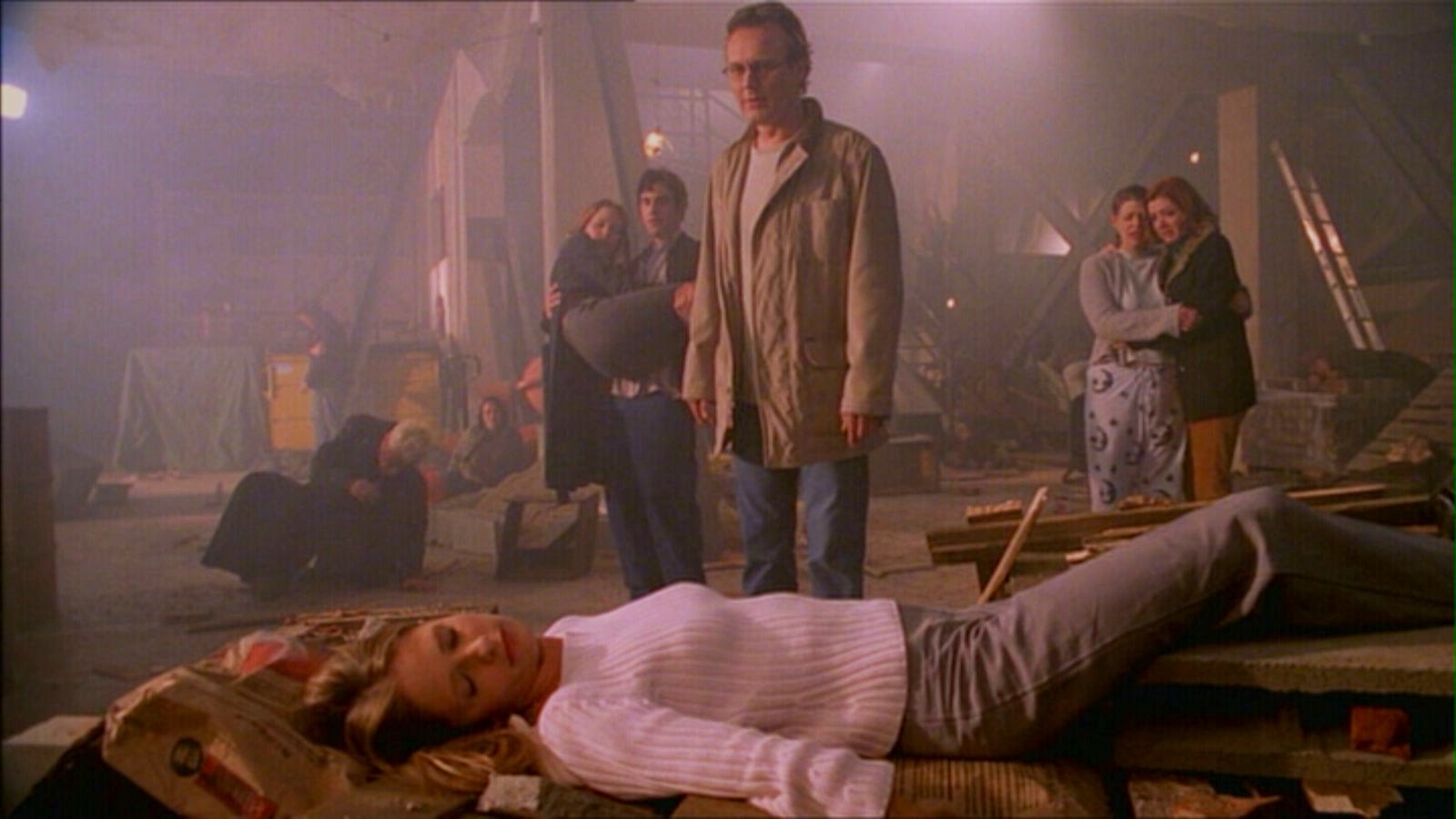 Buffy The vampire Slayer. Season 5, Episode 22: "The Gift." 1997-2003. 20th Century studios