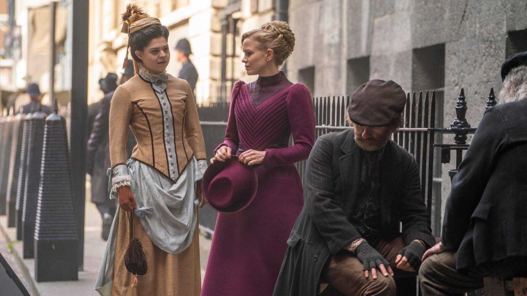 A season one episode deals with Eliza investigating a women's suffrage group and the lack of opportunities for Victorian women in society. 