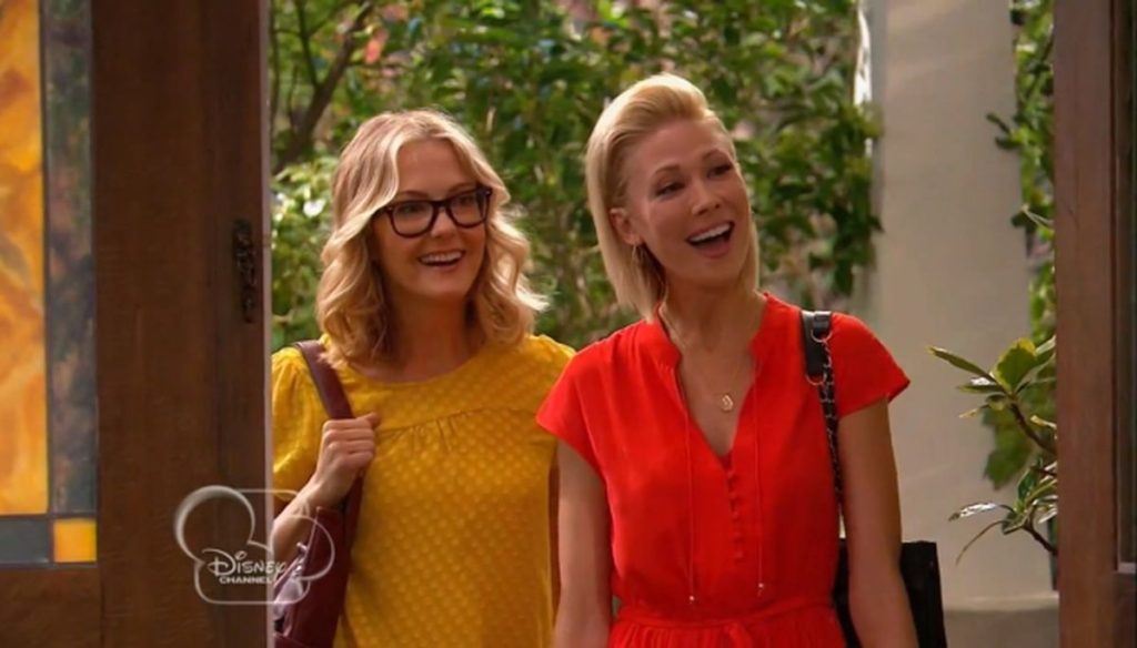 A screencap of the two moms from "Good Luck Charlie." 
