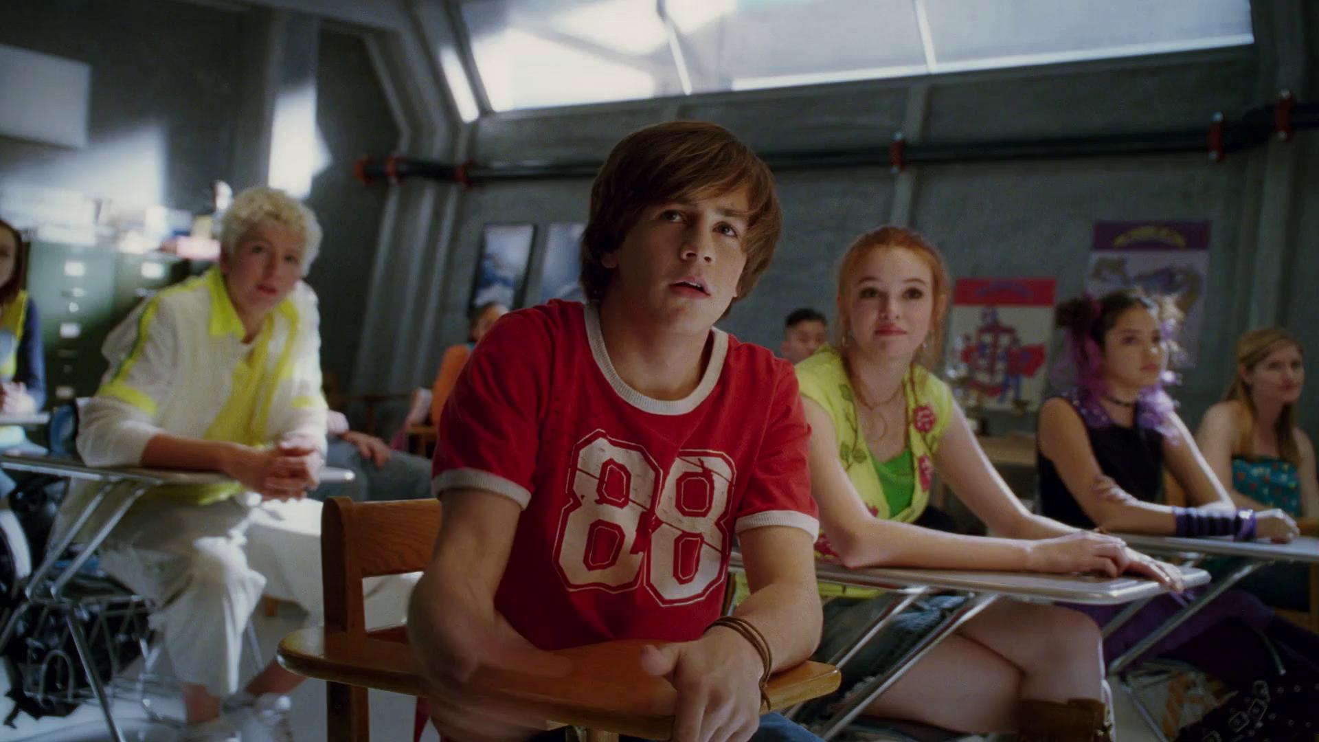 Mitchell, Mike, dir. Sky High. 2005.