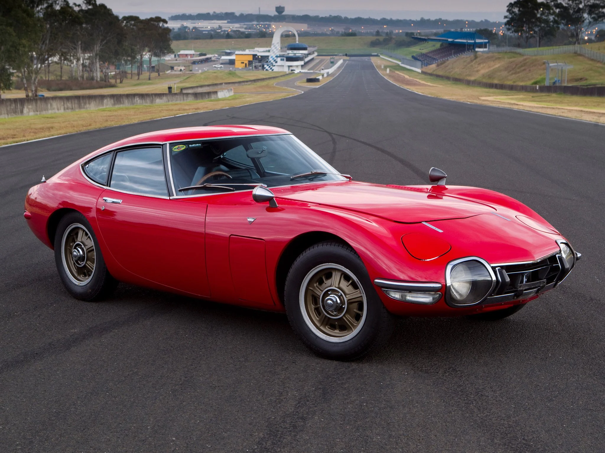 Toyota 2000 GT - Information and photos - MOMENTcar. 2014. Momentcar.