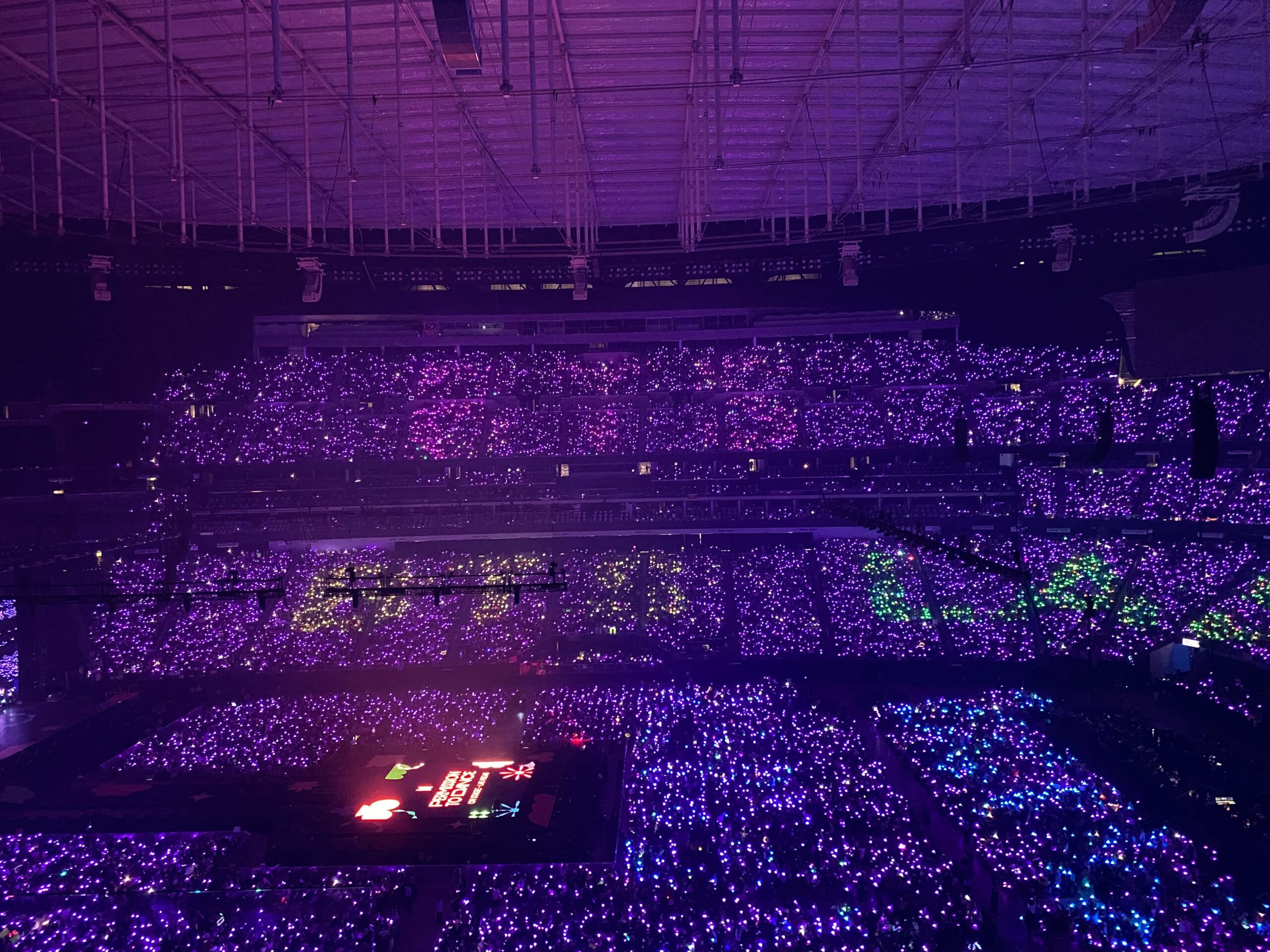 Lui, Samantha. “Do You Need a Lightstick to Enjoy a K-Pop Concert?” Substack. bunni pop. December 7, 2022.