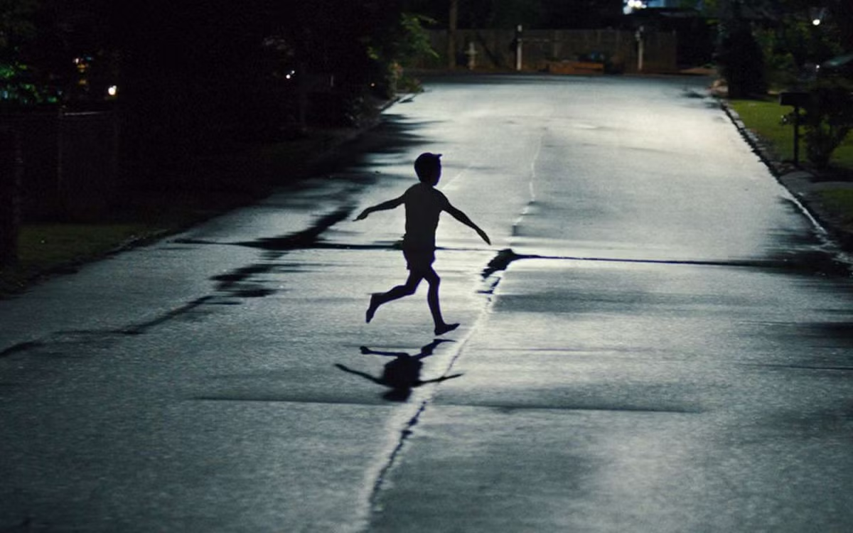 One of the missing kids from Weapons, running into the night.