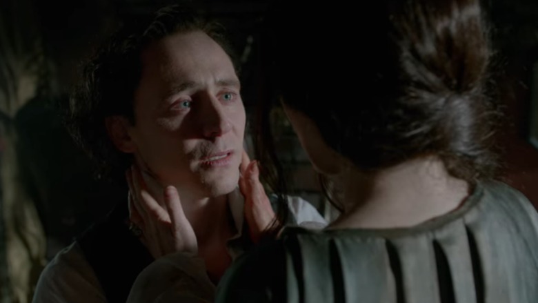 Thomas begs for Lucille to stop poisoning Edith and allow them to leave together. She cradles his face before killing him.