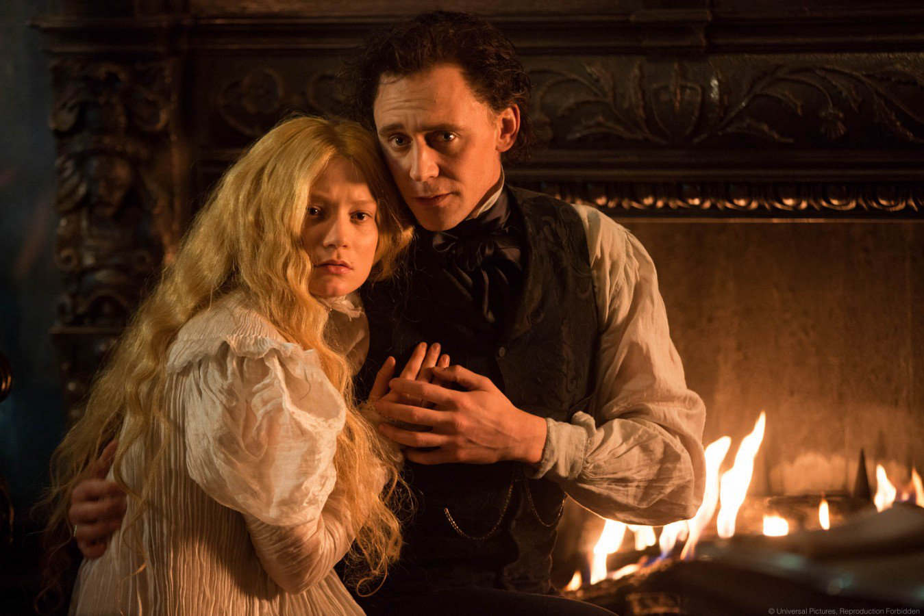 Thomas holding a frightened and ill Edith.