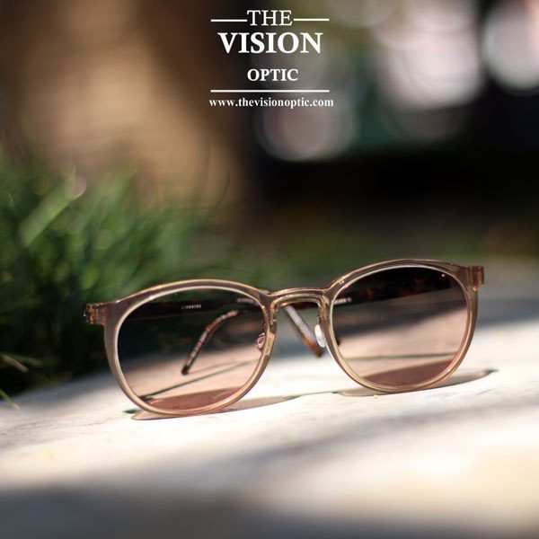 กรอบ Lindberg + เลนส์ Rodenstock รุ่น cosmolit CMIQ Brown 1.67