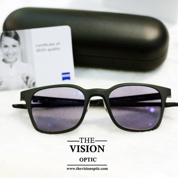 กรอบ Oakley + เลนส์ Zeiss 1.50 Photo fusion