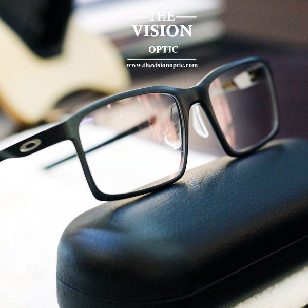 กรอบ Oakley OX80970154SB + เลนส์ Zeiss 1.50 Photo fusion