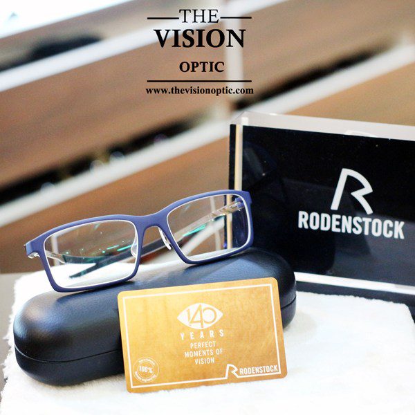 กรอบ Oakley + เลนส์โปรเกรสซีฟ Rodenstock รุ่น Purelife Free 1.54 CMIQ Grey