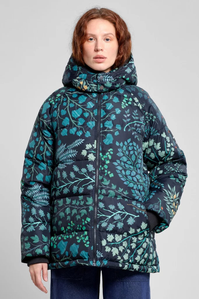 Dedicated Pufferjacke Boden Botanical Schwarz
Vegan