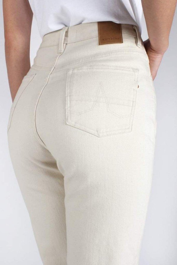 e6421f8a-kuyichi-jeans-nora-loos-tapered-undyed-weiss-lov15364-4_600x900