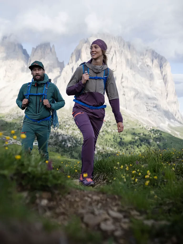 Das Sortiment von Vaude ist vielseitig und eignet sich für zahlreiche Sportarten wie Radfahren, Laufen, klettern und mehr.