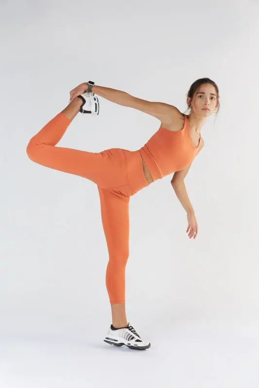 True North Yoga Leggings und Sportbekleidung bestehen aus recycelten und biologischen Materialien.