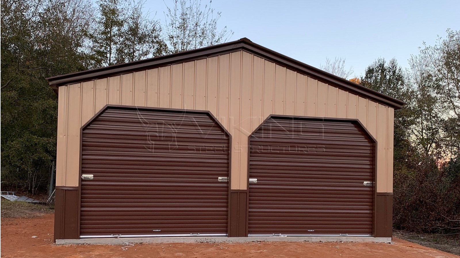 20x25x9-fully-enclosed-vertical-garage