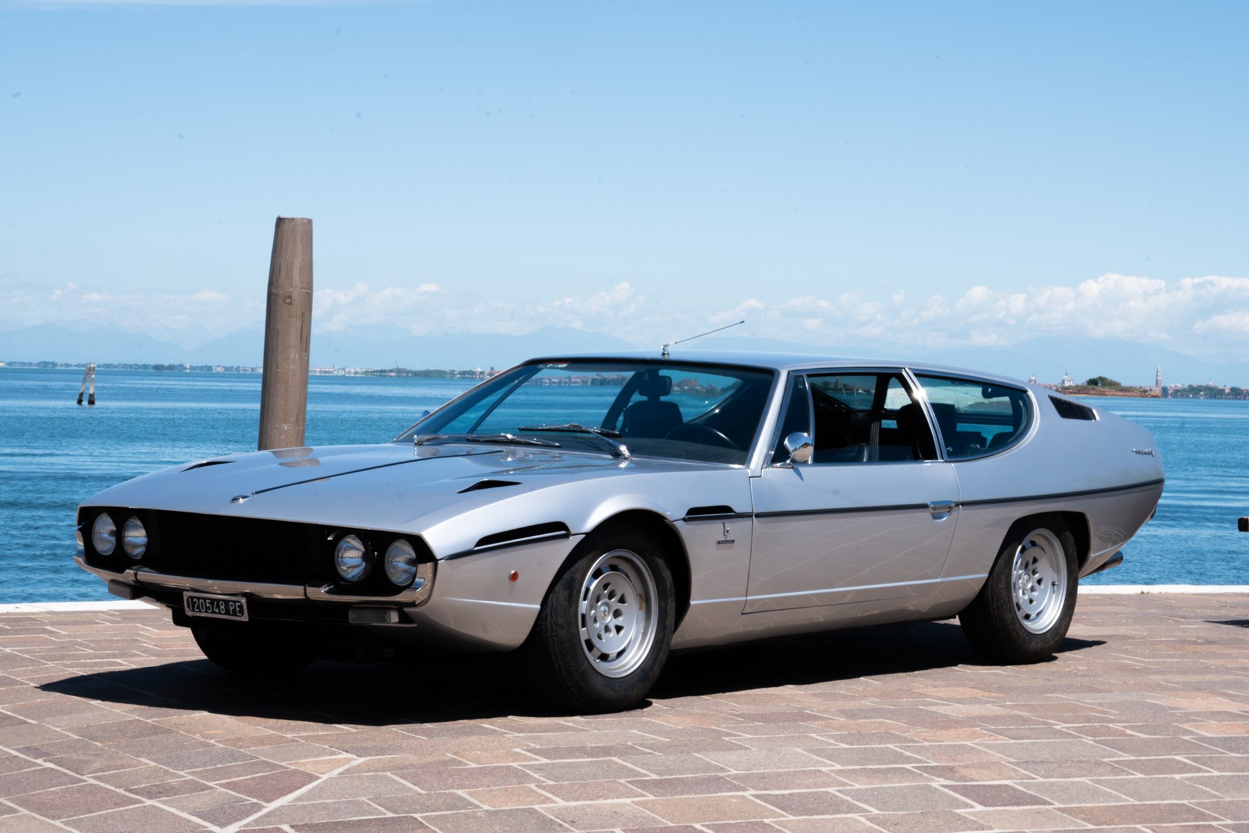 Espada 400 GT: the legendary V12 Lamborghini - Watch I Love