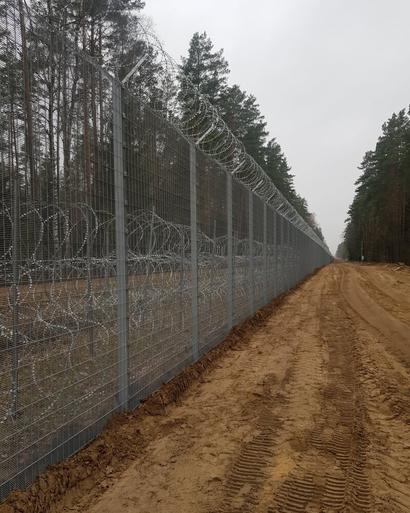 segmental fence and concertina razor wire for border barrier