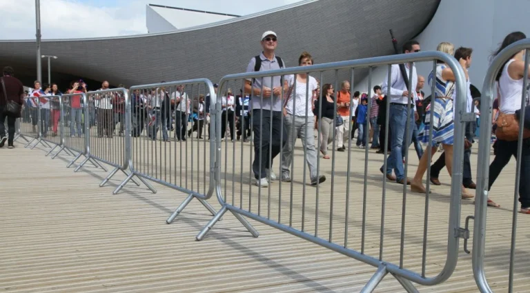 crowd control barrier