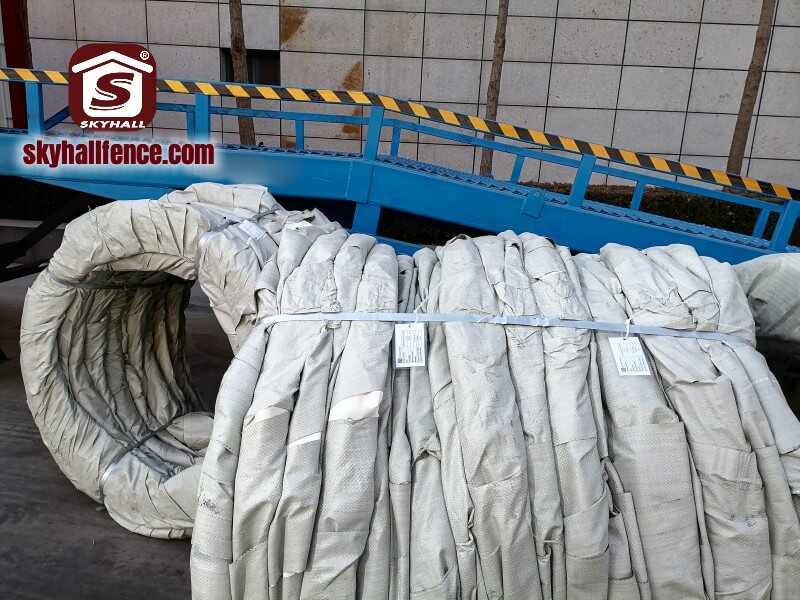 948ab7c0 razor wire loading