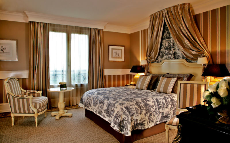 montroyal hotel room resort retreat france goddess tiara mont royal chateau castle retreat