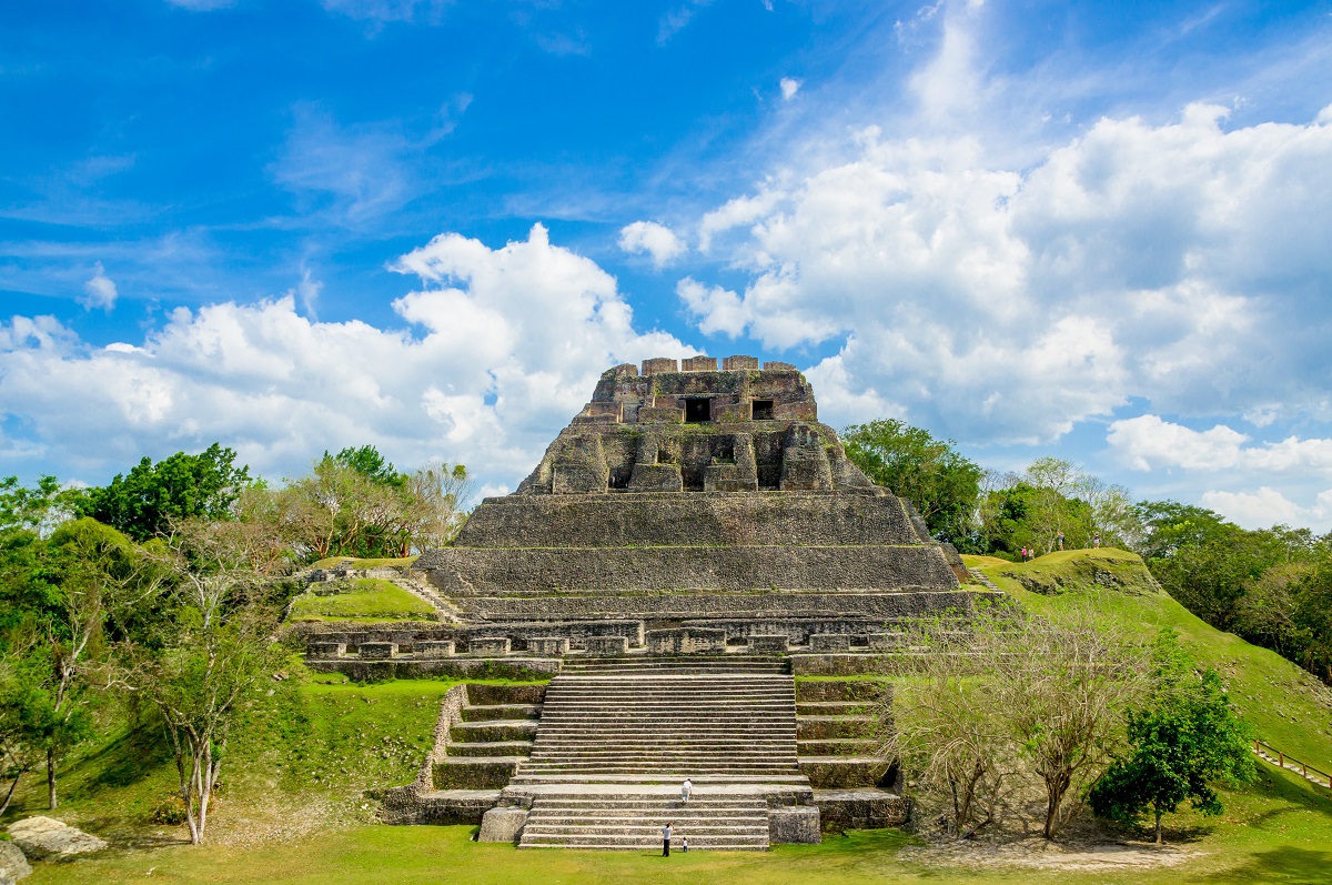 xunantunich maya site ruins in belize Xunantunich Belize Mayan Ruins