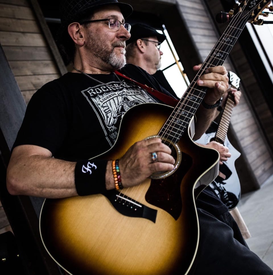 Live Tunes with Eliot Levy & Ron Lincicum at Kishwaukee Brewing