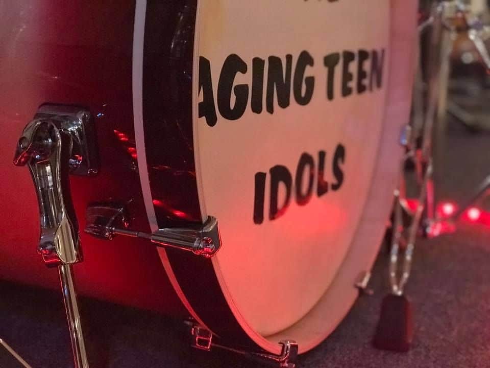 Aging Teen Idols at Kingston Lanes