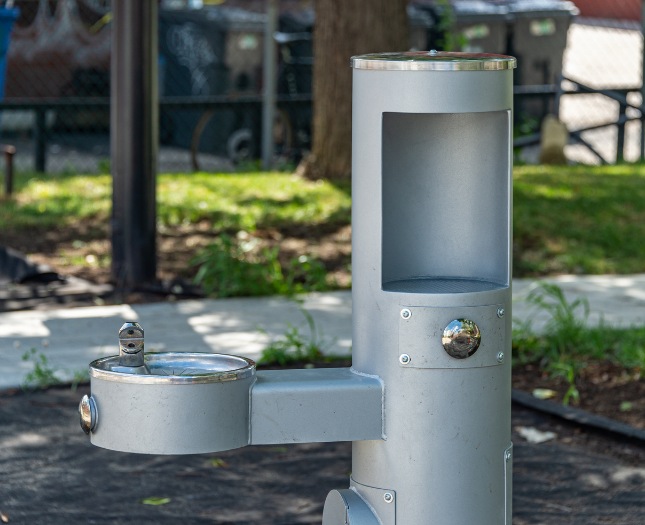 Tubular drinking water fountain at Riverside State Park