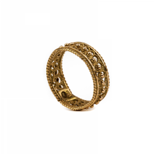 Filigree gold ring