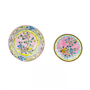 Enamel Table Accent Dishes