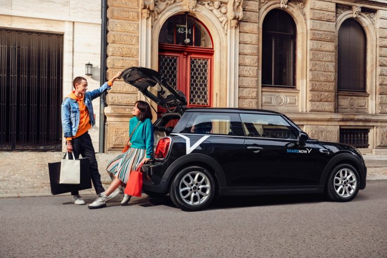 BMW Mercedes-Benz Share Now Car