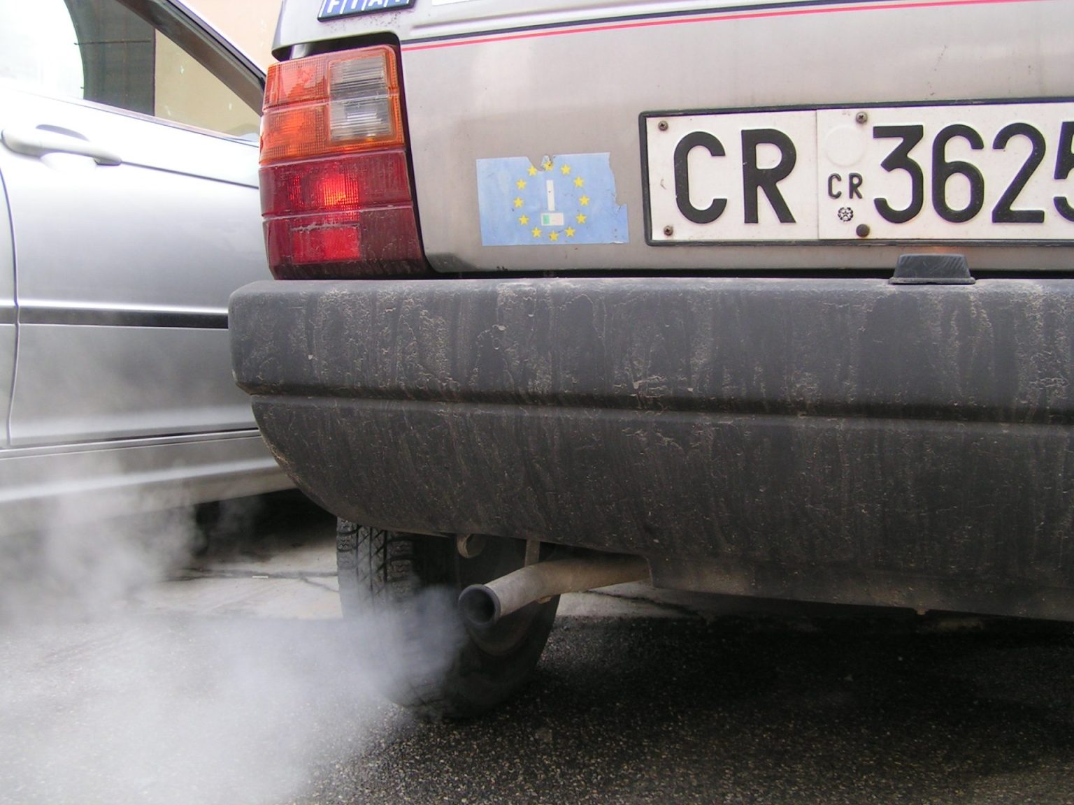 vehicle-exhaust-smoke