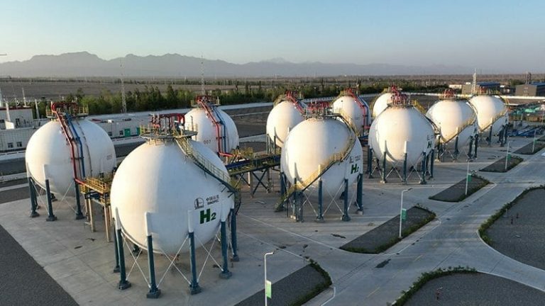 Sinopec,Green Hydrogen Pilot Project,solar-to-hydrogen,Xinjiang,clean hydrogen,sustainable energy,renewable power,carbon footprint,New Star Company,hydrogen production,China Petroleum & Chemical Corporation,green hydrogen,green hydrogen production,green hydrogen plant,green hydrogen china,green hydrogen production china,green hydrogen project china,green hydrogen companies in china,green hydrogen companies