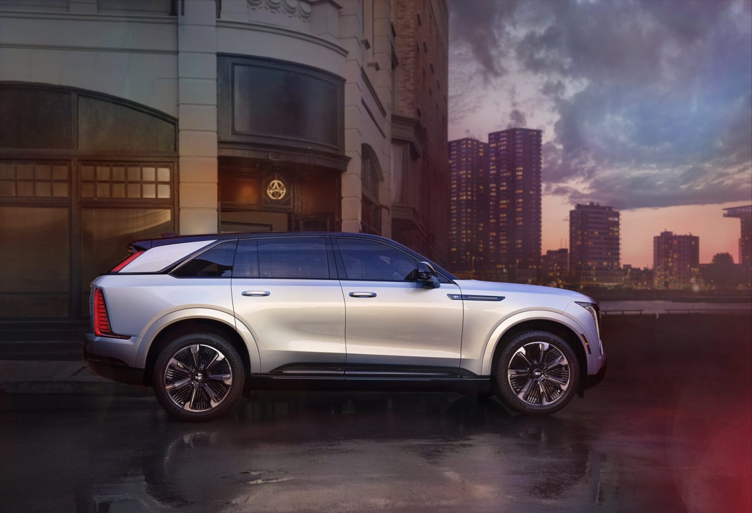 Cadillac Escalade IQ,electric vehicle,luxury SUV,Cadillac Lyriq,American automaker,full-size SUV,Factory Zero,Ultium EV platform,Cadillac Escalade